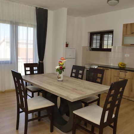 Milosavljevic Apartments Tivat Extérieur photo