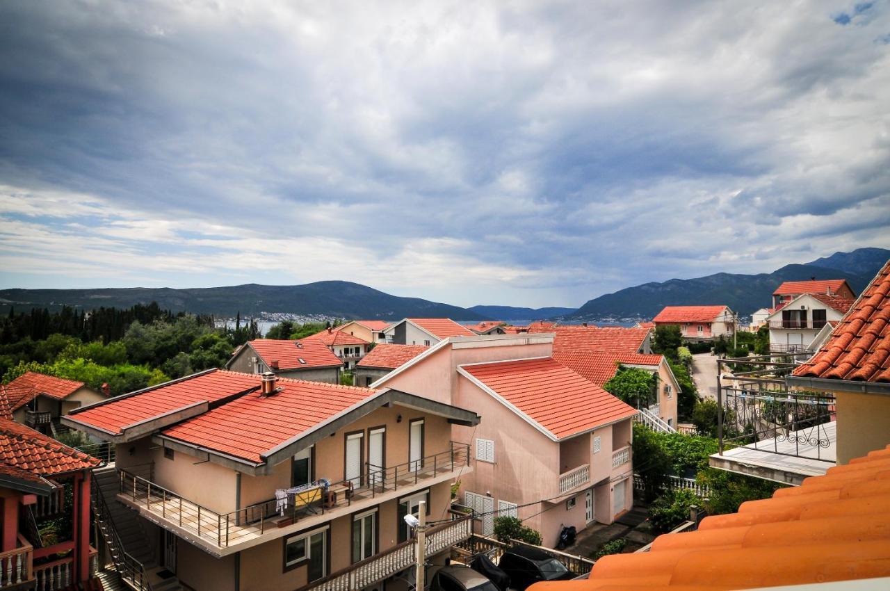 Milosavljevic Apartments Tivat Extérieur photo