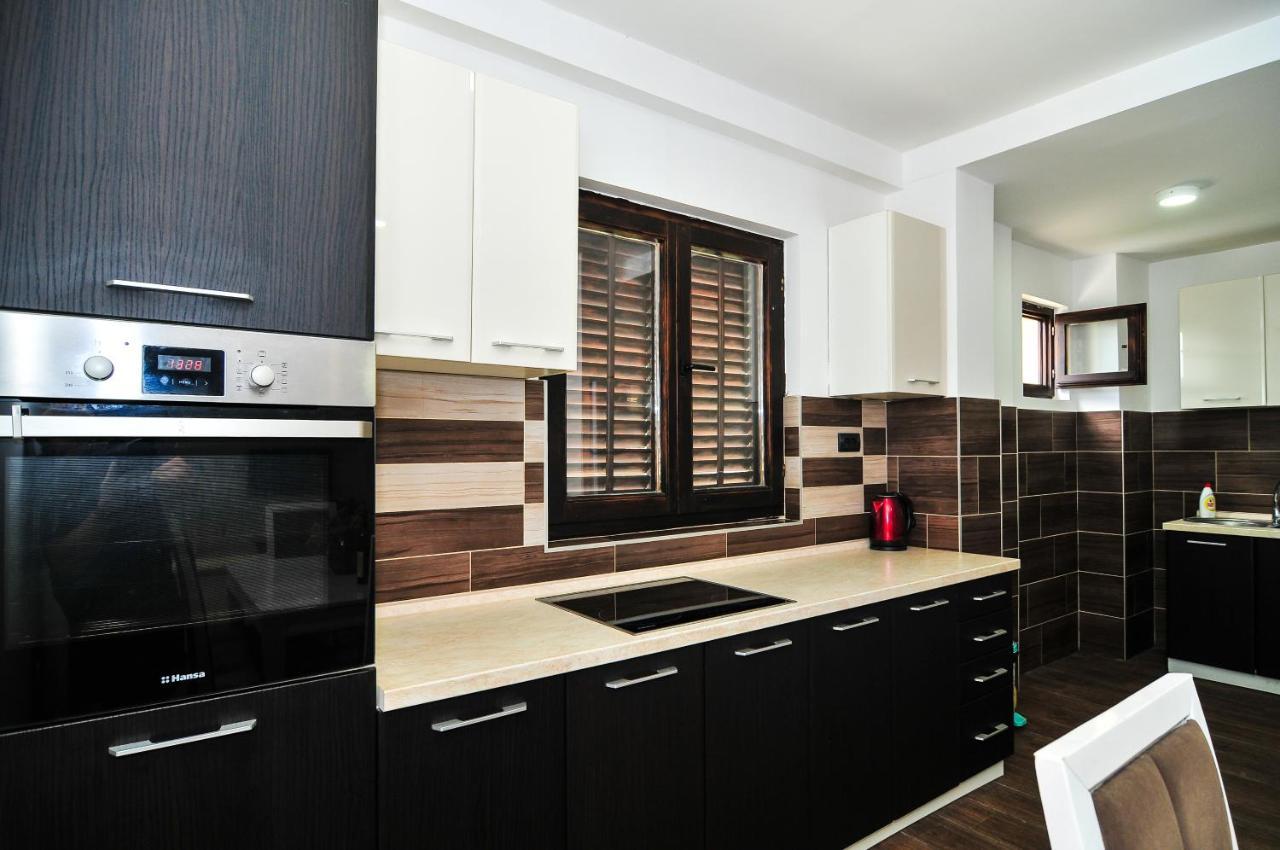Milosavljevic Apartments Tivat Extérieur photo