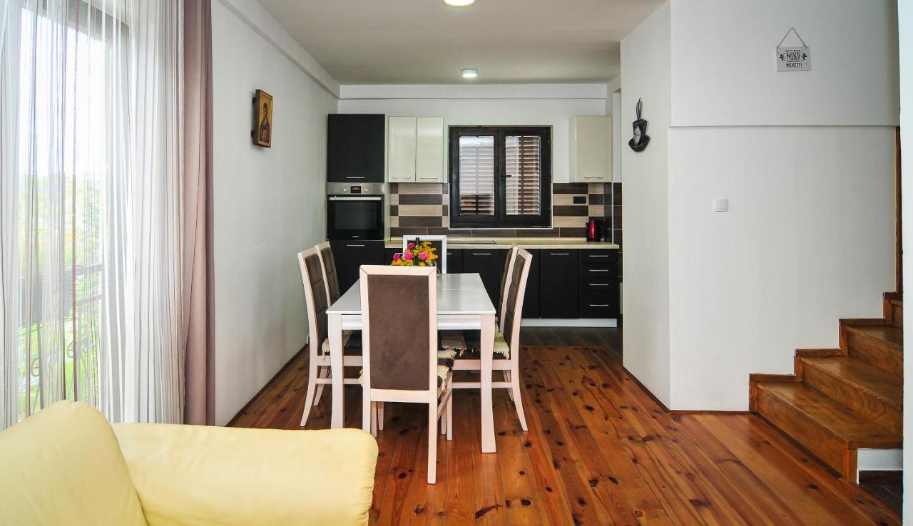Milosavljevic Apartments Tivat Extérieur photo