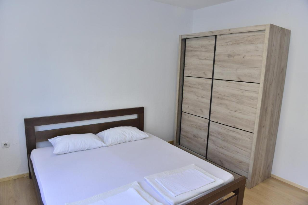 Milosavljevic Apartments Tivat Extérieur photo