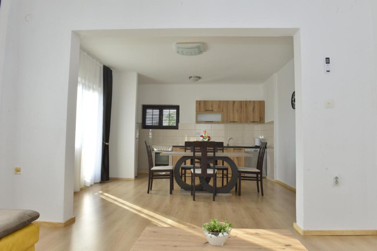 Milosavljevic Apartments Tivat Extérieur photo