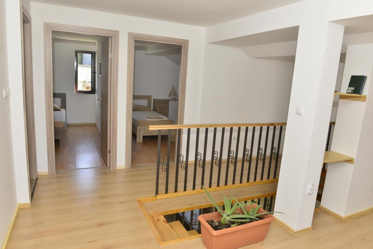Milosavljevic Apartments Tivat Extérieur photo
