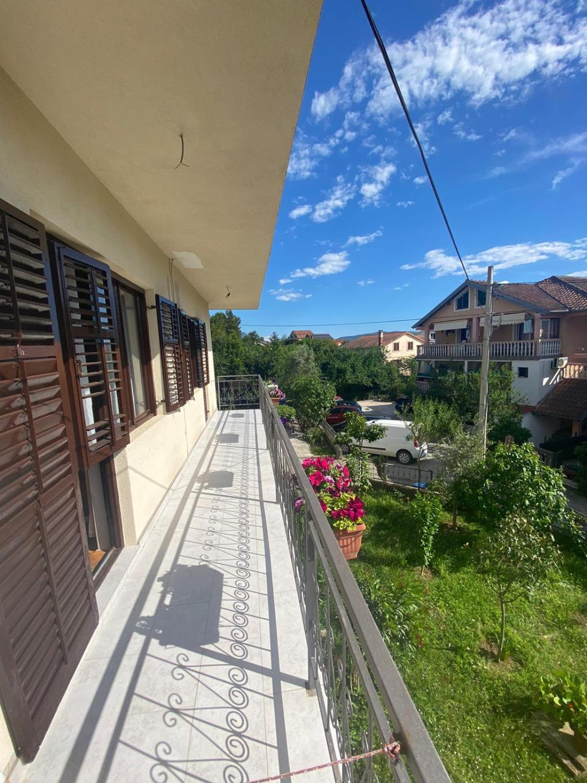 Milosavljevic Apartments Tivat Extérieur photo